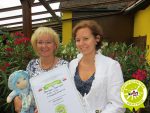 Barbara Braunsteiner und Mutter mit Gütesiegel Kiddyspace