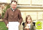 Graf Markus Hoyos und Tochter mit Gütesiegel Kiddyspace