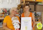 Petra Kalke-Hinterbuchner und Petra Menghin mit Güteisegel Kiddyspace